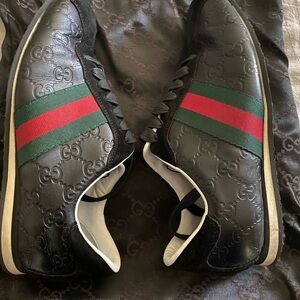 Gucci Women’s Black Sneakers with Red and Green Stripes